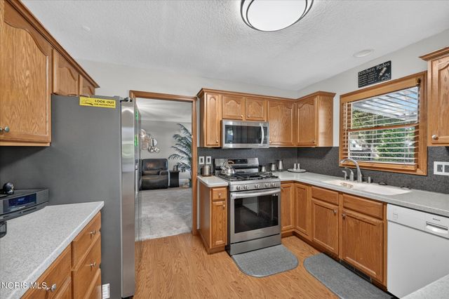 7224 Lilac Court, Holland, OH 43528