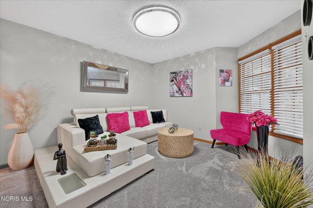 7224 Lilac Court, Holland, OH 43528