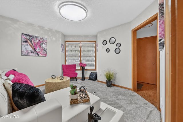 7224 Lilac Court, Holland, OH 43528