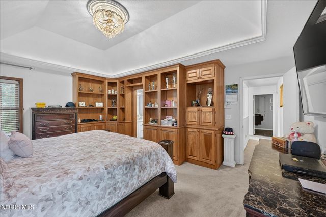 7224 Lilac Court, Holland, OH 43528