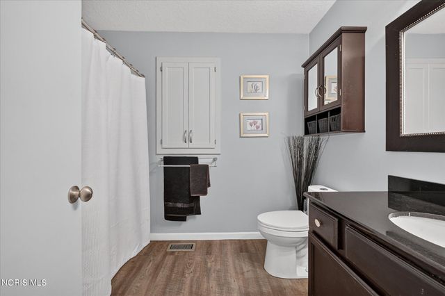 7224 Lilac Court, Holland, OH 43528