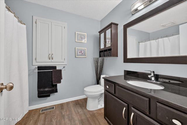 7224 Lilac Court, Holland, OH 43528