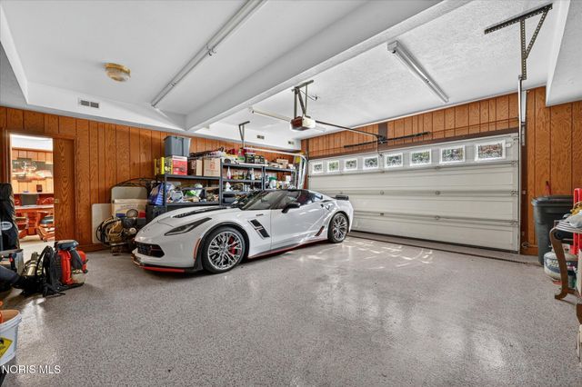 7224 Lilac Court, Holland, OH 43528