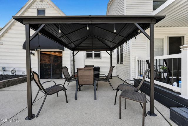 7224 Lilac Court, Holland, OH 43528