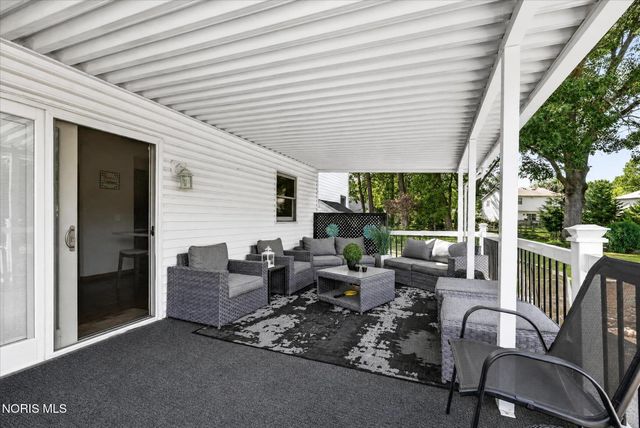 7224 Lilac Court, Holland, OH 43528