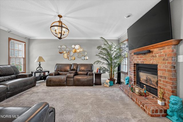 7224 Lilac Court, Holland, OH 43528