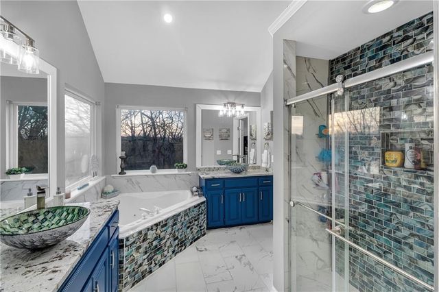 2348 W Trail Drive, Olathe, KS 66061