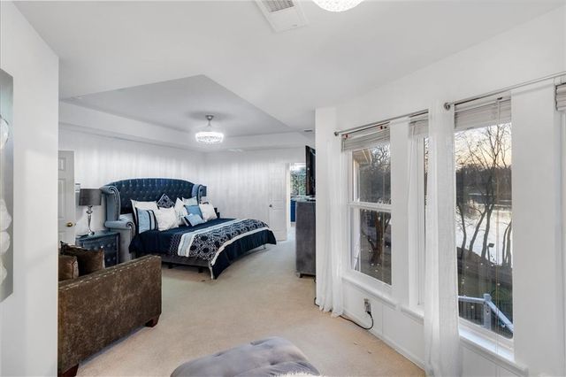 2348 W Trail Drive, Olathe, KS 66061