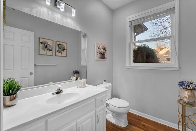 2348 W Trail Drive, Olathe, KS 66061