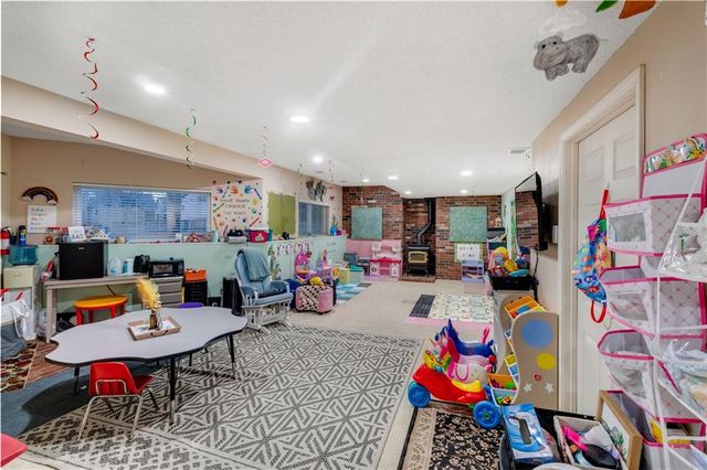 2348 W Trail Drive, Olathe, KS 66061