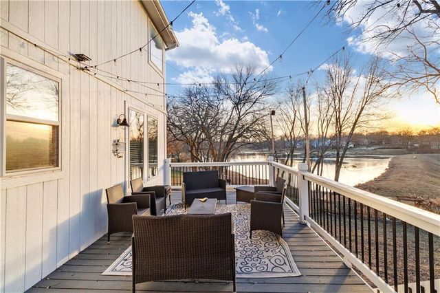 2348 W Trail Drive, Olathe, KS 66061