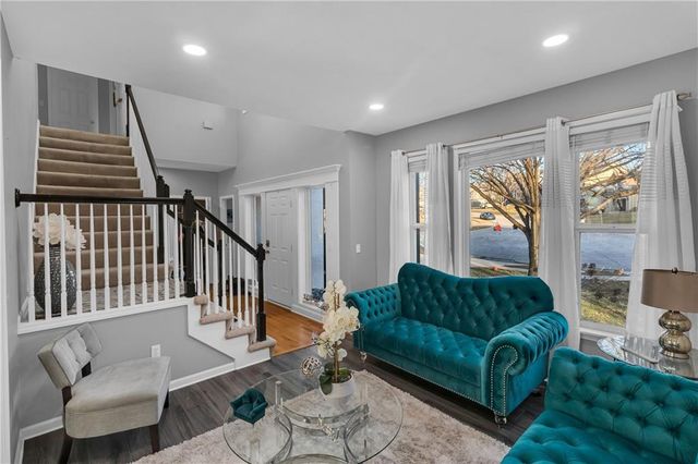 2348 W Trail Drive, Olathe, KS 66061