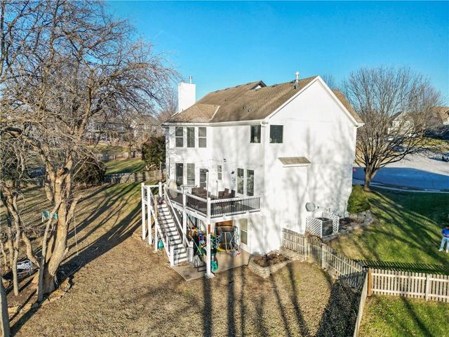 2348 W Trail Drive, Olathe, KS 66061