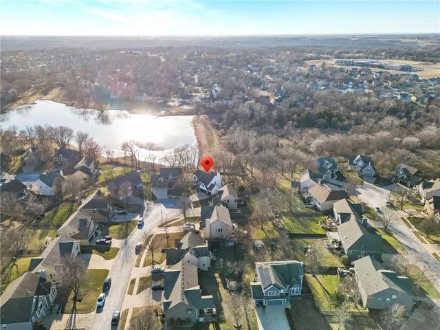 2348 W Trail Drive, Olathe, KS 66061
