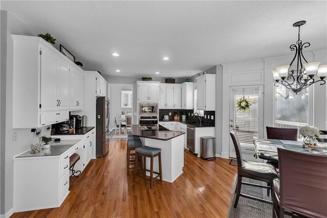 2348 W Trail Drive, Olathe, KS 66061