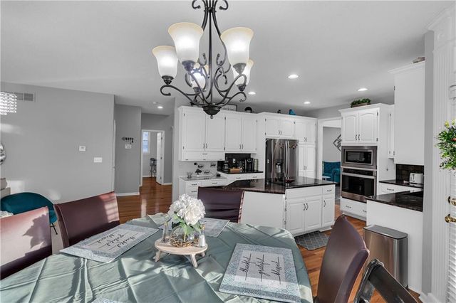 2348 W Trail Drive, Olathe, KS 66061