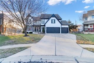 2348 W Trail Drive, Olathe, KS 66061