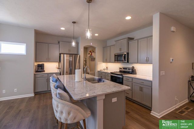 18363 Sage Street, Omaha, NE 68136