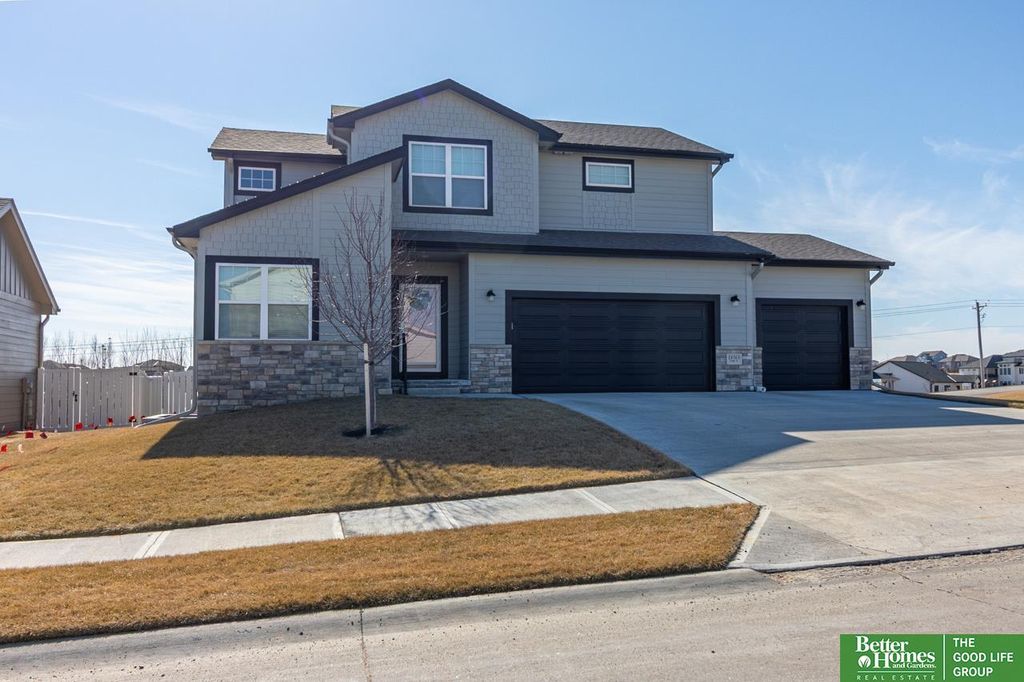 18363 Sage Street, Omaha, NE 68136