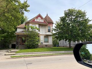 650 JACKSON STREET, Oshkosh, WI 54901