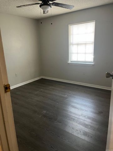 124 Shamrock Dr, Conway, AR 72032