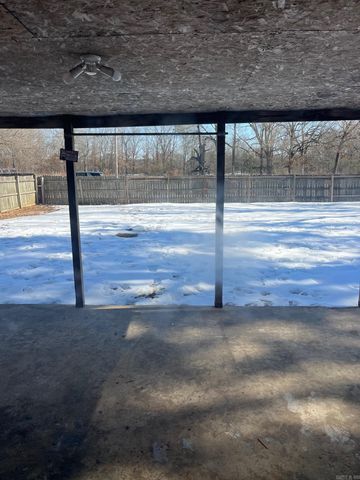 124 Shamrock Dr, Conway, AR 72032