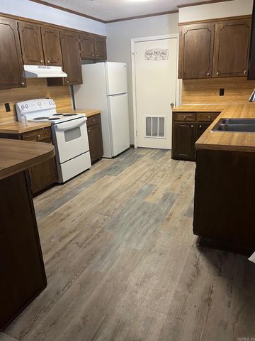 124 Shamrock Dr, Conway, AR 72032