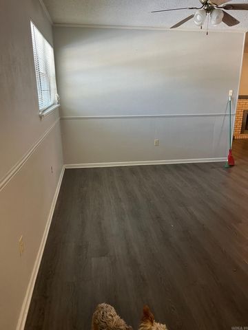 124 Shamrock Dr, Conway, AR 72032