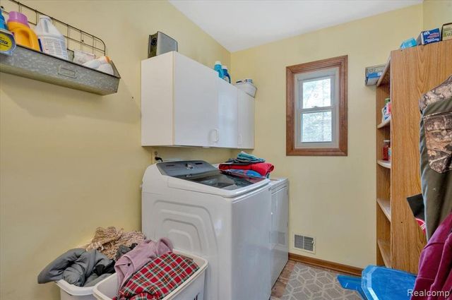 2055 Broker Road, Lapeer, MI 48446