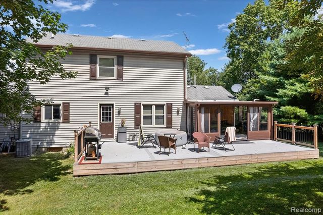 2055 Broker Road, Lapeer, MI 48446