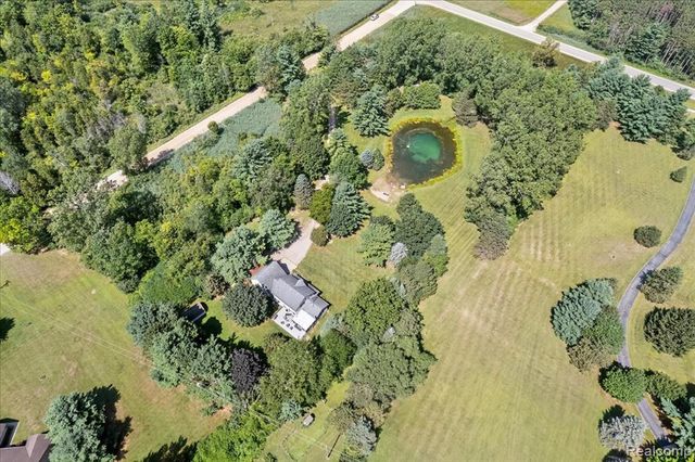 2055 Broker Road, Lapeer, MI 48446