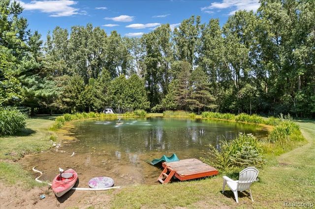 2055 Broker Road, Lapeer, MI 48446