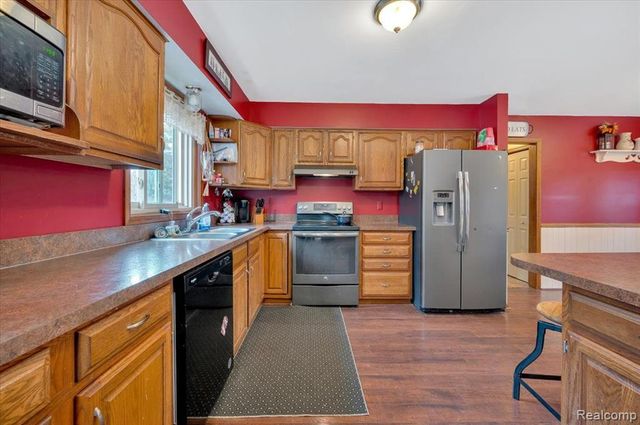 2055 Broker Road, Lapeer, MI 48446