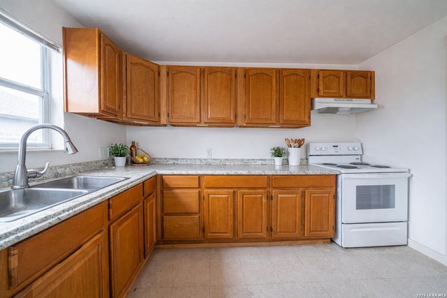 1516 Mexico, Castroville, TX 78009