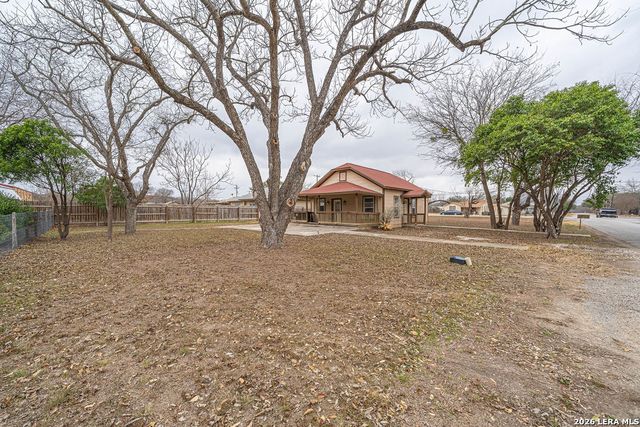 1516 Mexico, Castroville, TX 78009