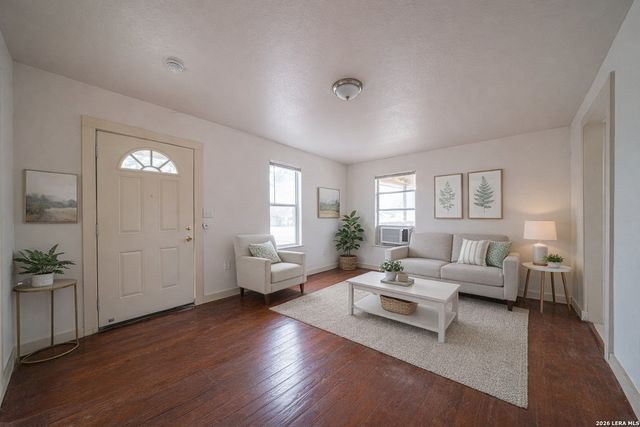 1516 Mexico, Castroville, TX 78009