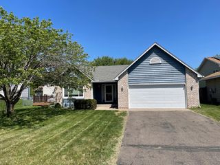 7548 19th Street N, Oakdale, MN 55128