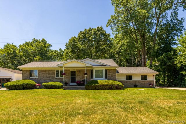 13390 Cogswell Street, Romulus, MI 48174