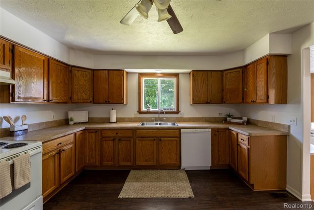 13390 Cogswell Street, Romulus, MI 48174