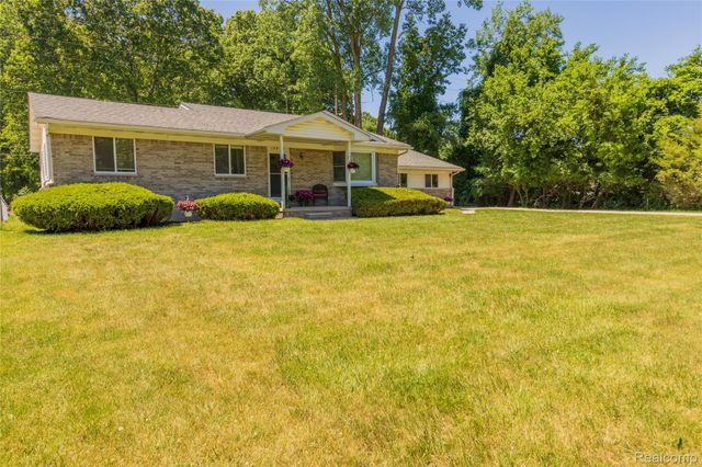 13390 Cogswell Street, Romulus, MI 48174