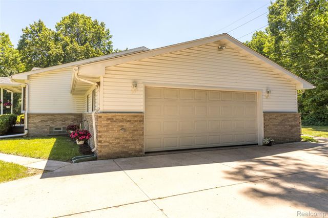 13390 Cogswell Street, Romulus, MI 48174