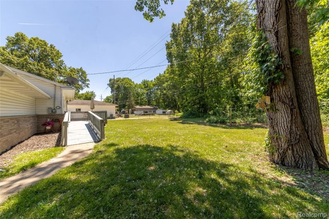 13390 Cogswell Street, Romulus, MI 48174