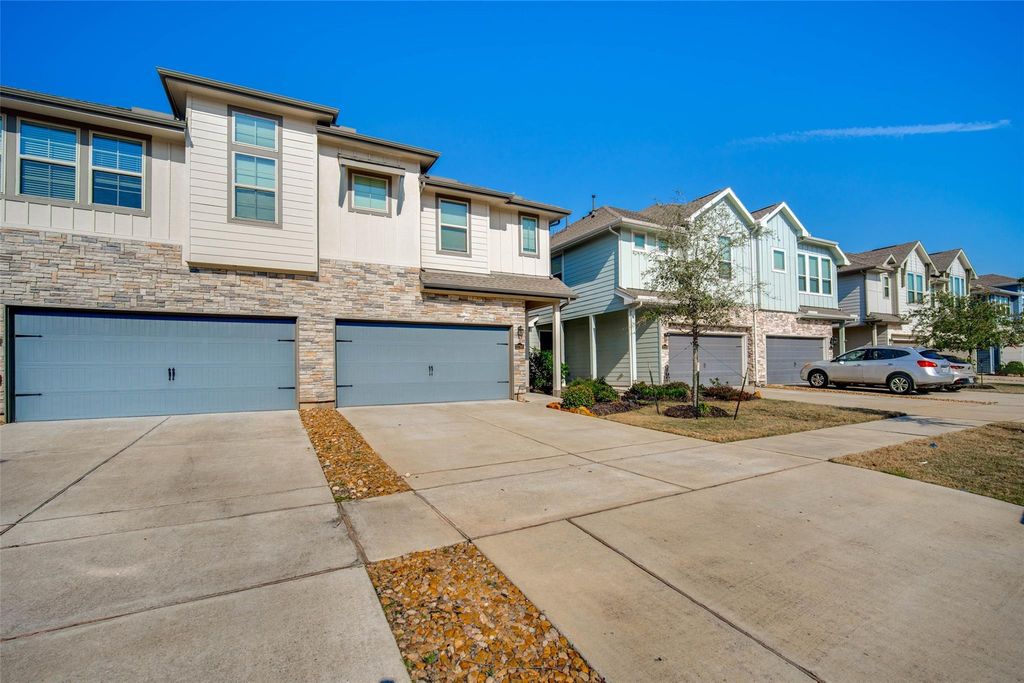 22746 Sutherland Bend Lane, Richmond, TX 77469