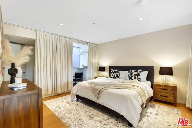 803 Wilcox Avenue 4, Los Angeles, CA 90038