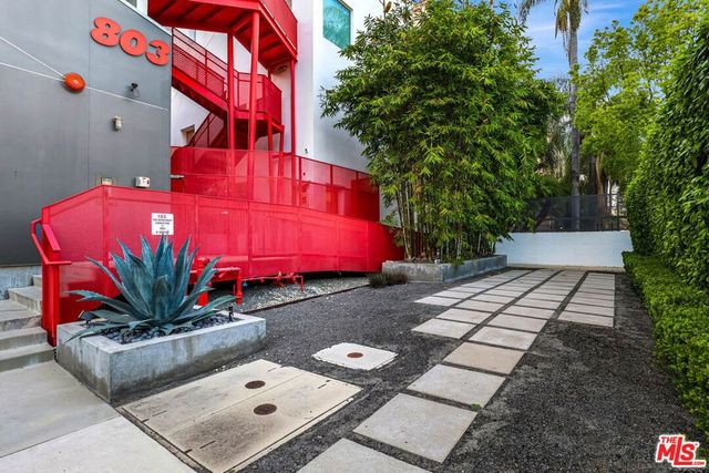 803 Wilcox Avenue 4, Los Angeles, CA 90038
