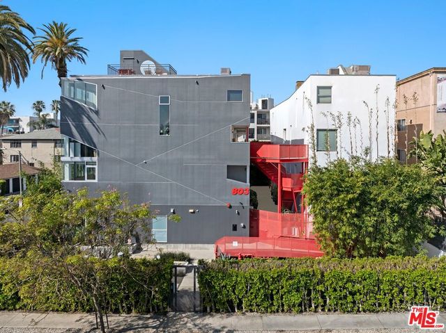 803 Wilcox Avenue 4, Los Angeles, CA 90038