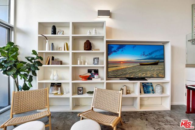 803 Wilcox Avenue 4, Los Angeles, CA 90038