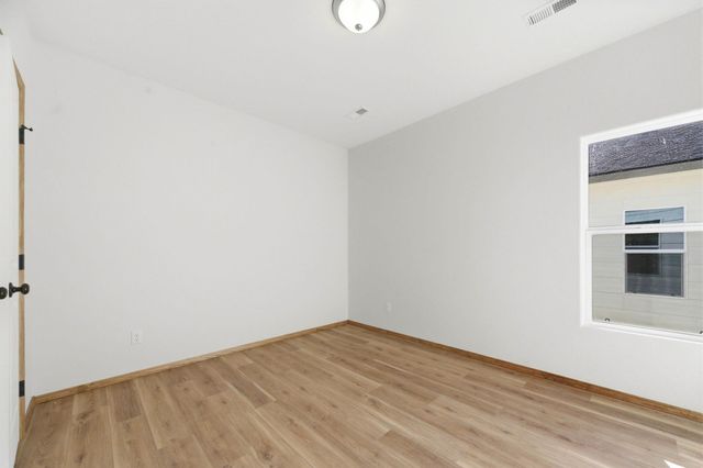 1723 N Main St, Rose Hill, KS 67133