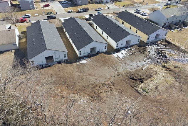 1723 N Main St, Rose Hill, KS 67133