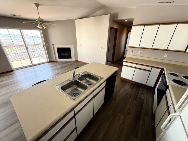 5575 Kacena Avenue, Marion, IA 52302